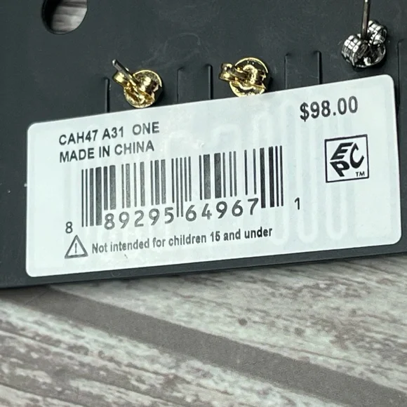 NWT COACH Mixed Metallic Stud Earring Set of 6 - Gold & Silver w/ Dust Bag - Picture 4 of 7